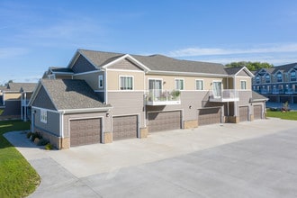 Wilson Heights in Hartford, WI - Building Photo - Building Photo