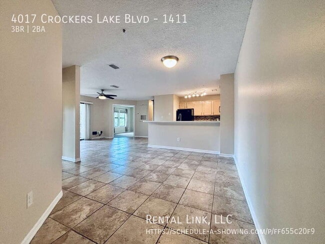 4017 Crockers Lake Blvd in Sarasota, FL - Building Photo - Building Photo