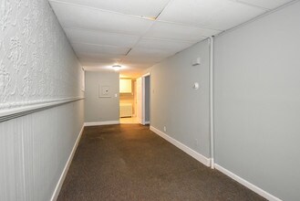 200 E Broad St-Unit -1A in Burlington, NJ - Building Photo - Building Photo