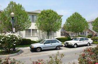 183 W Elmwood Ave in Burbank, CA - Foto de edificio - Building Photo