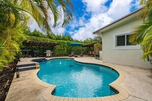 9699 SW 35th St in Miami, FL - Building Photo