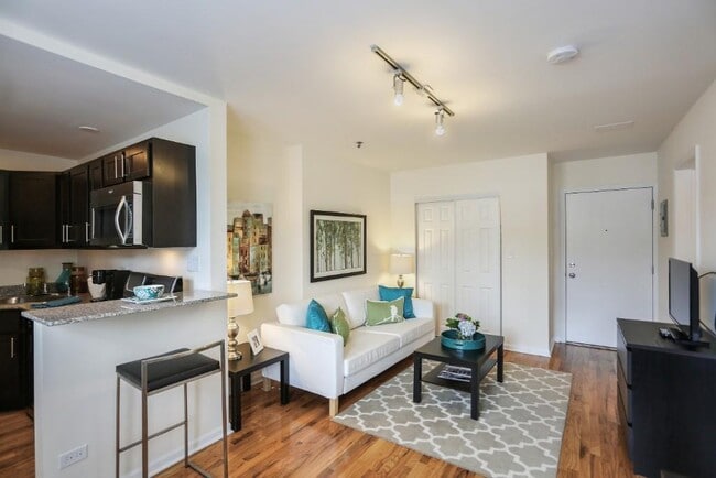 5044 N Sheridan Rd, Unit Unit 512