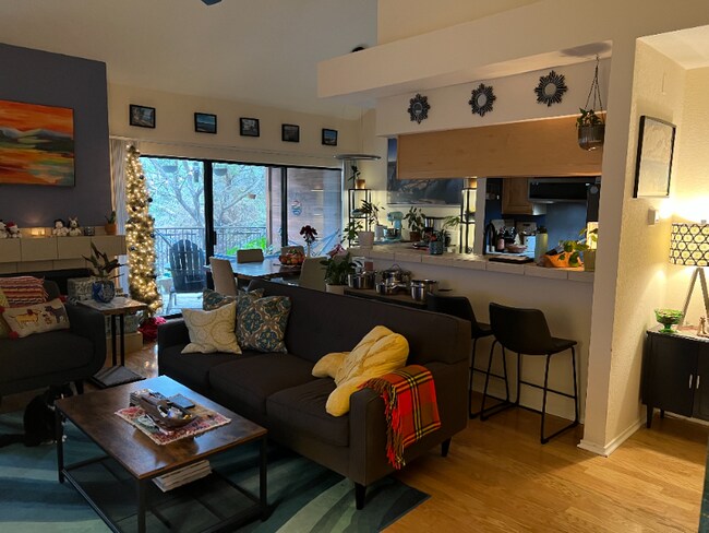 property at 4711 Spicewood Springs Rd