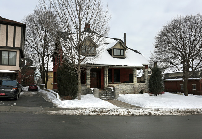 17 Marlborough Ave in Ottawa, ON - Building Photo - Building Photo