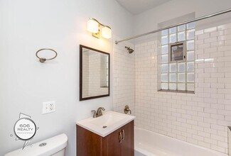 2747 W Augusta Blvd in Chicago, IL - Building Photo - Building Photo