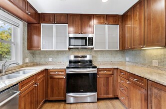 116 S West St in Naperville, IL - Building Photo - Building Photo