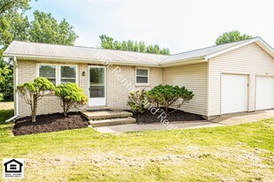 113 Miller Rd in Kendallville, IN - Building Photo