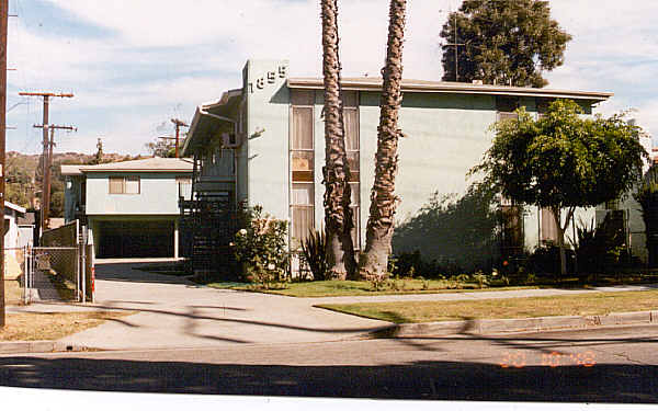 1855 Yosemite Dr in Los Angeles, CA - Foto de edificio