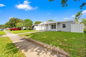 301 NW 53rd Ct in Fort Lauderdale, FL - Building Photo - Building Photo