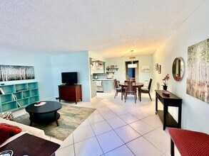 2070 Cornwall D, Unit 2070 in Boca Raton, FL - Building Photo - Building Photo