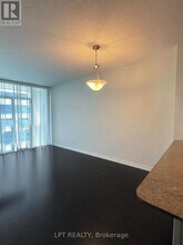 3504 Hurontario St in Mississauga, ON - Building Photo - Building Photo