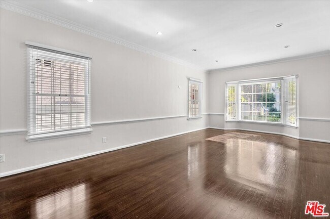 9689 W Olympic Blvd in Beverly Hills, CA - Building Photo - Building Photo