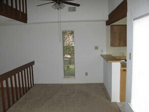 3020 Windchase Blvd in Houston, TX - Building Photo - Building Photo