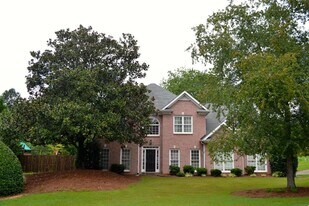100 Sunvalley Dr in Alpharetta, GA - Building Photo