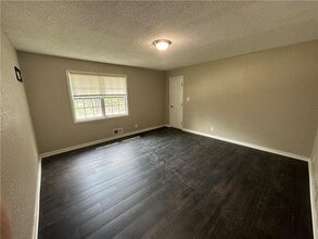 12 Ezzard St in Lawrenceville, GA - Building Photo - Building Photo