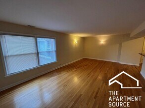 8031 N Kenton Ave in Lincolnwood, IL - Building Photo - Building Photo