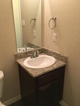 104 E Maple Ridge Ct in Midlothian, TX - Building Photo - Building Photo
