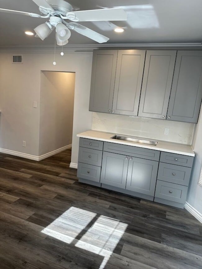 6003 Klump Ave in Los Angeles, CA - Building Photo - Building Photo