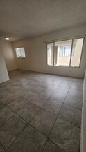 866 W 126th St-Unit -5 in Los Angeles, CA - Building Photo - Building Photo