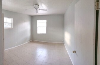 27 NW 21st Pl, Unit 31 in Ocala, FL - Building Photo - Building Photo