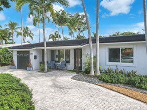 1715 NE 40th St in Oakland Park, FL - Building Photo - Building Photo