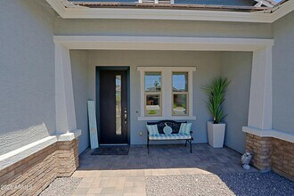 5614 W St Moritz Ln in Glendale, AZ - Building Photo - Building Photo