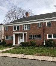 Lakeshore Apartments in Hamden, CT - Building Photo - Building Photo