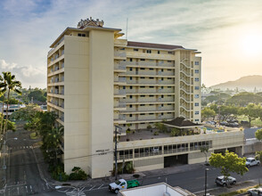 Meridian East in Kailua, HI - Building Photo - Building Photo