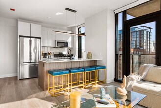 1128 W Van Buren St in Chicago, IL - Foto de edificio - Building Photo