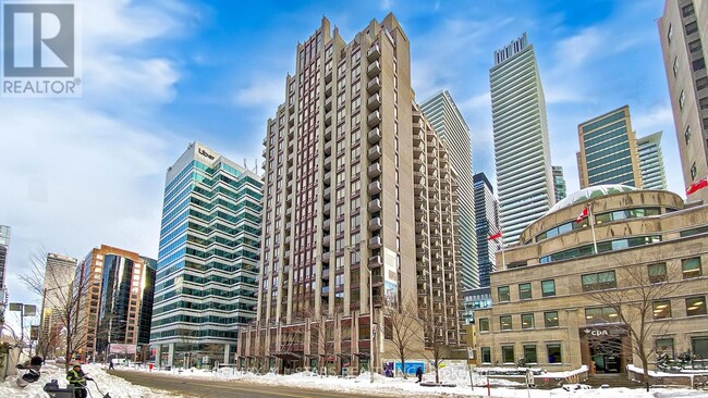 85-685 Bloor St E