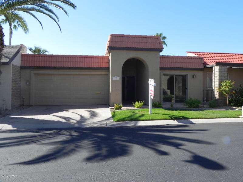 7915 E Vista Dr in Scottsdale, AZ - Foto de edificio