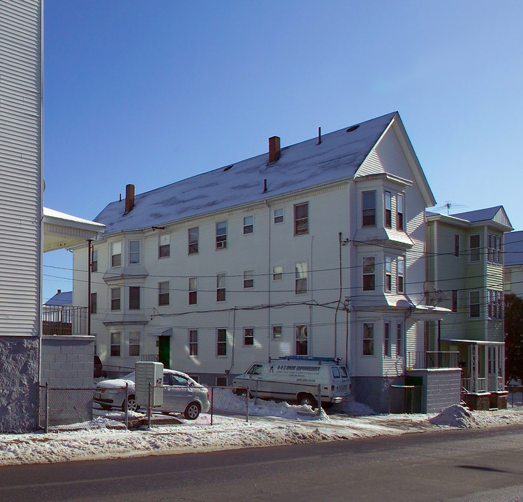 125 Robeson St in Fall River, MA - Building Photo