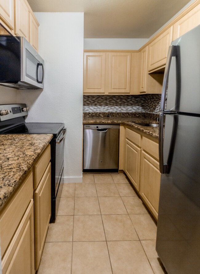 1440 Veteran Ave, Unit 103 in Los Angeles, CA - Building Photo - Building Photo