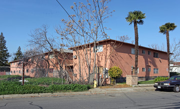 930 Market St in Yuba City, CA - Building Photo - Building Photo