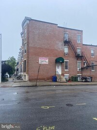 1833 W Lexington St photo'