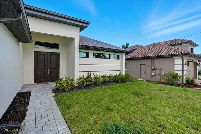 2314 NW 33rd Pl in Cape Coral, FL - Building Photo - Building Photo