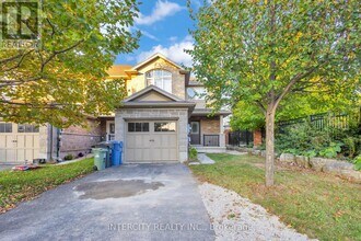51 Laughland Ln in Guelph, ON - Building Photo - Building Photo