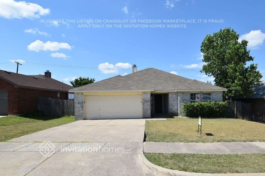 9308 Lisa Ct in White Settlement, TX - Foto de edificio