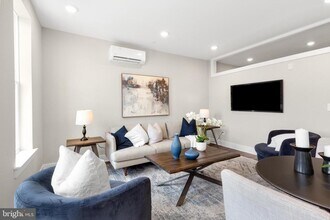 1924 N Front St in Philadelphia, PA - Foto de edificio - Building Photo