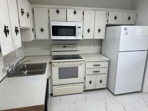 3777 NW 78th Ave in Hollywood, FL - Building Photo - Building Photo