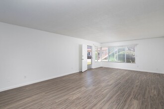3062 1/2 Ivy St in San Diego, CA - Building Photo - Building Photo