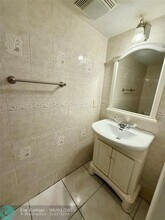 5706 Blueberry Ct in Lauderhill, FL - Building Photo - Building Photo