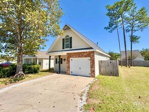 7943 Audubon Dr in Foley, AL - Foto de edificio - Building Photo