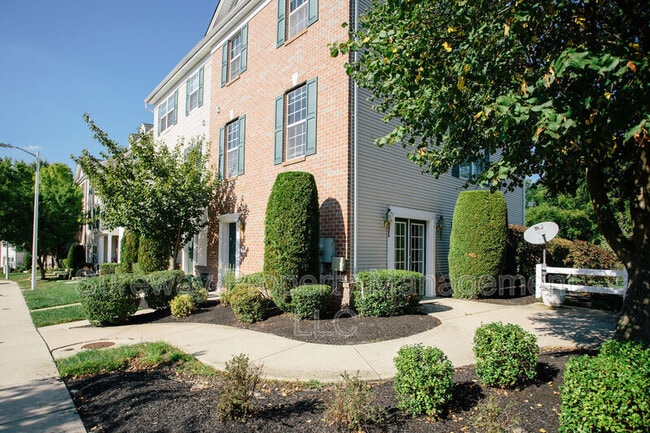 102 Brandywine Dr in Monroe, NJ - Building Photo - Building Photo