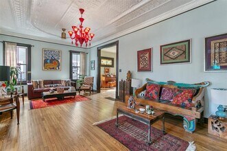 327 S Edgefield Ave in Dallas, TX - Building Photo - Building Photo