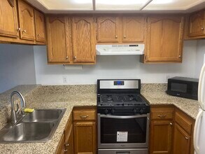 550 Orange Ave, Unit 137 in Long Beach, CA - Building Photo - Building Photo