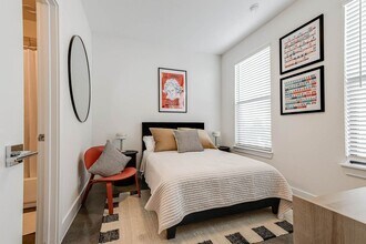 144 N Cherry St in San Antonio, TX - Building Photo - Building Photo