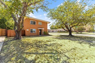 5837 Locke Ave in Fort Worth, TX - Building Photo - Building Photo