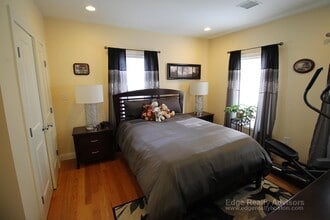 50 Carleton St, Unit 1 in Newton, MA - Foto de edificio - Building Photo