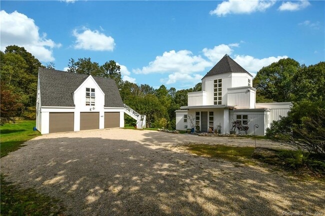 150 Lonetown Rd in Redding, CT - Building Photo - Building Photo